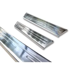 Lävepaku liistud - Citroen Berlingo // Opel Combo Cargo / Combo-e Life // Peugeot Rifter (2018-) Berlingo Multispace // Peugeot Partner (2008-) Fiat Doblo (2022-) Toyota Proace City / Proace City Verso (2019-)