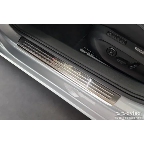 Lävepaku liistud - Skoda Superb // Volkswagen Passat (2024-)