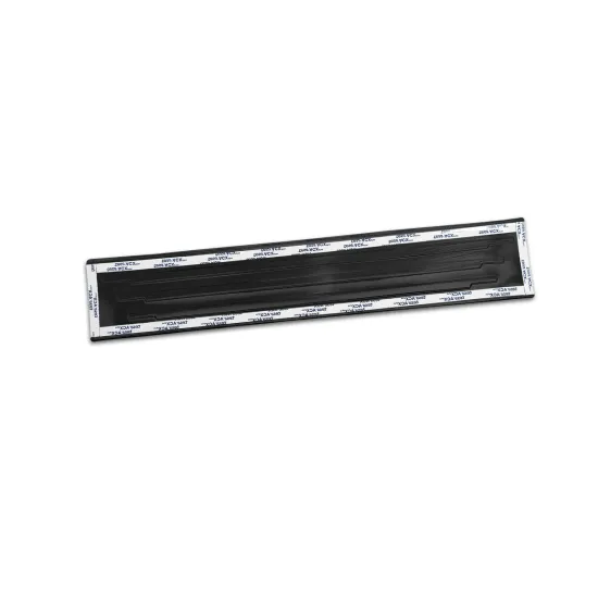 Lävepaku liistud - Toyota Hilux (2020-)