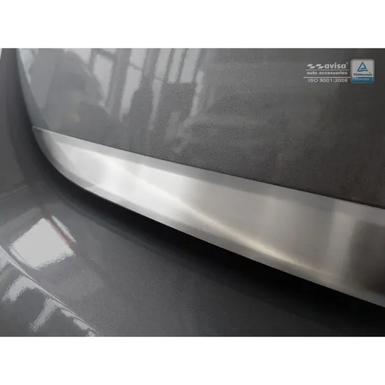 Dekoratiivliist tagaluugile - Nissan Leaf (2017-)