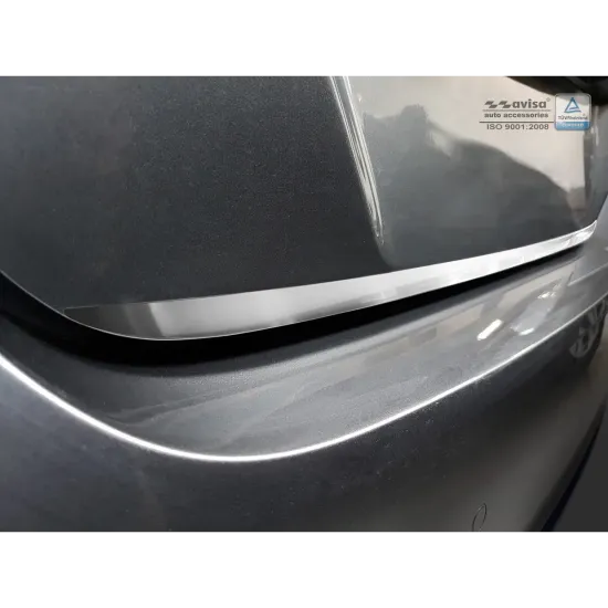 Dekoratiivliist tagaluugile - Nissan Leaf (2017-)