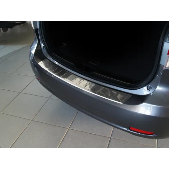Tagumise põrkeraua kaitse - Toyota Avensis (2009-2015)