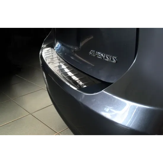 Tagumise põrkeraua kaitse - Toyota Avensis (2009-2015)