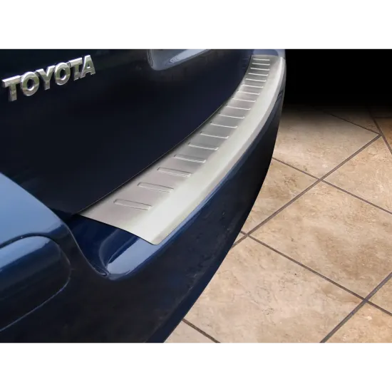Tagumise põrkeraua kaitse - Toyota Avensis (2002-2009)