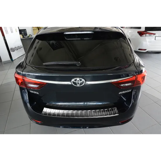 Tagumise põrkeraua kaitse - Toyota Avensis (2015-)