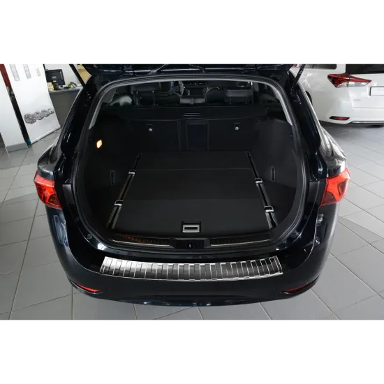 Tagumise põrkeraua kaitse - Toyota Avensis (2015-)