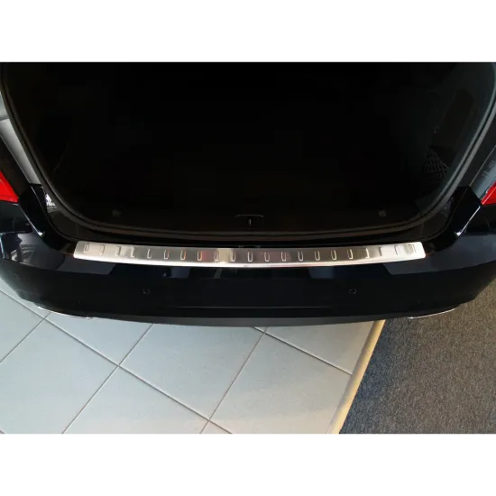 Tagumise põrkeraua kaitse - Mercedes E Class (2009-2013)