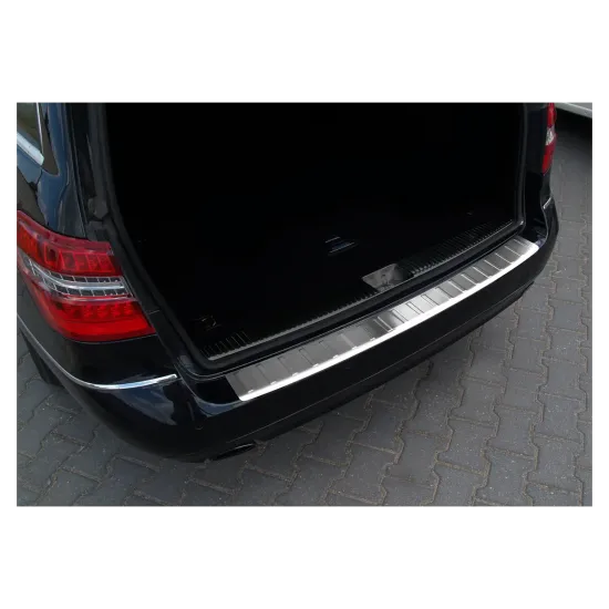 Tagumise põrkeraua kaitse - Mercedes E Class (2009-2013)