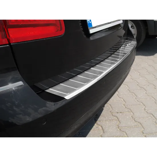 Tagumise põrkeraua kaitse - Mercedes E Class (2009-2013)