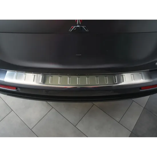 Tagumise põrkeraua kaitse - Mitsubishi Outlander (2012-2015)