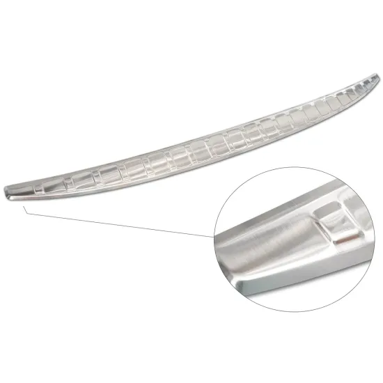 Tagumise põrkeraua kaitse - Toyota Camry (2017-)