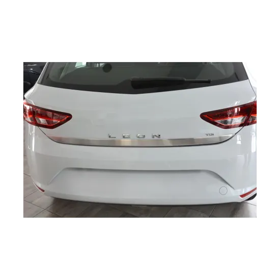 Dekoratiivliist tagaluugile - Seat Leon (2013-2020)