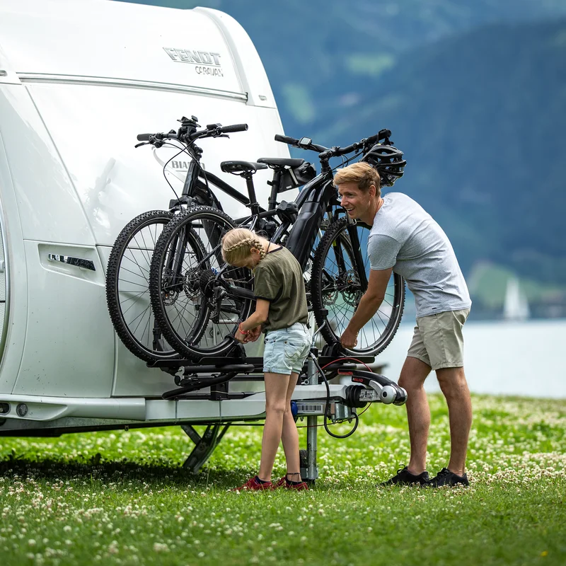 Thule Caravan Superb XT Short