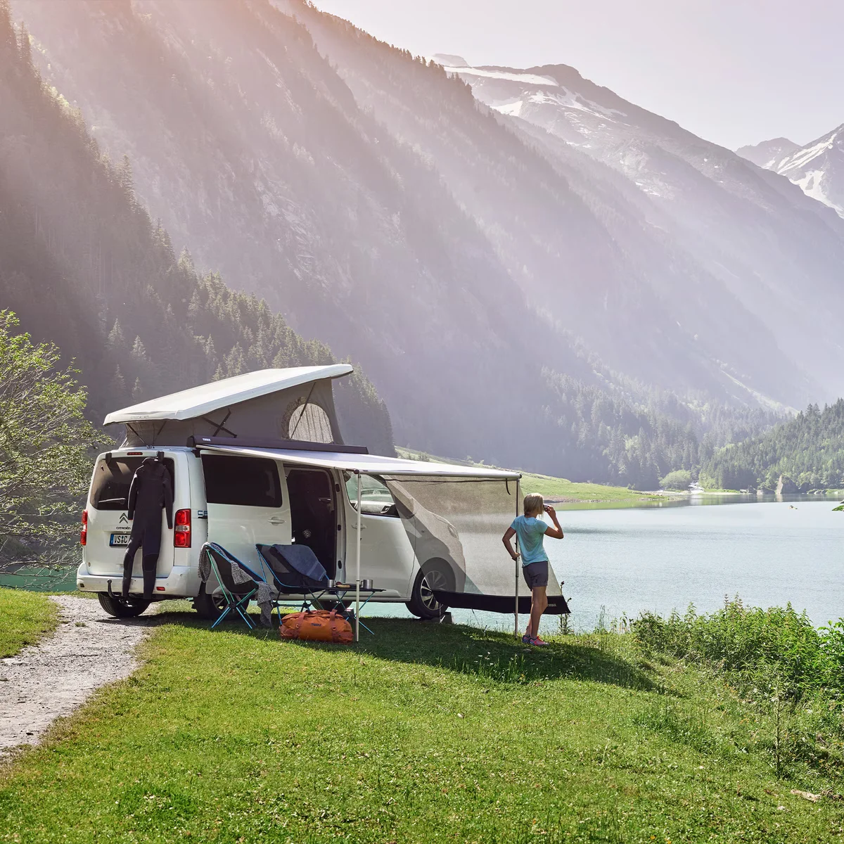 Thule Sun Blocker G2 Side