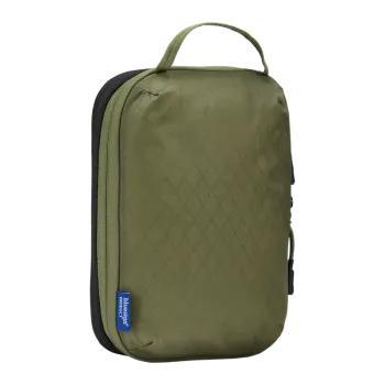 Compression packing cube