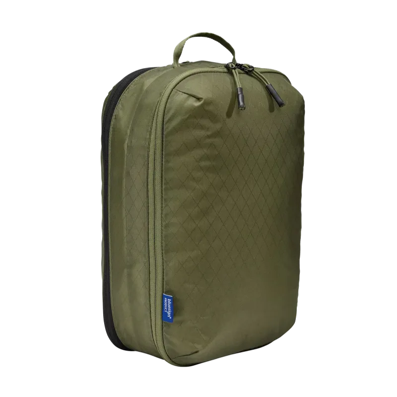 Thule clean/dirty packing cube
keskmine puhaste/mustade riiete pakkimiskuubik pehme roheline