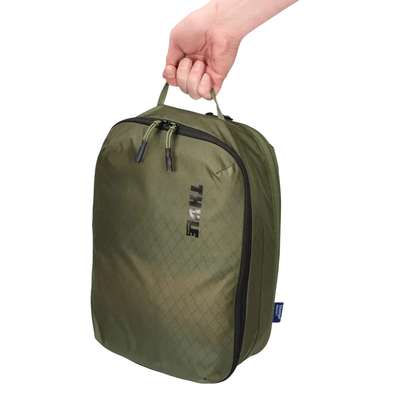 Thule clean/dirty packing cube
keskmine puhaste/mustade riiete pakkimiskuubik pehme roheline