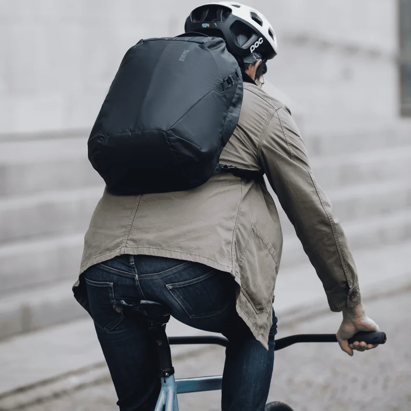 Thule Tact 21L