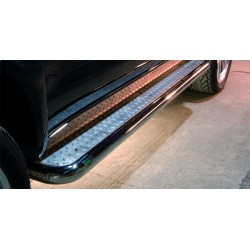 Stainless steel side steps with checker plate - Toyota Hilux (2005 - 2015)