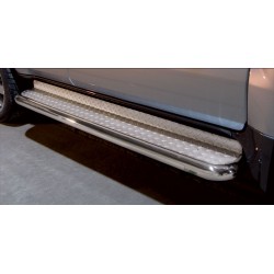 Stainless steel side steps with checker plate - Toyota Land Cruiser V8 (2012 - 2016)