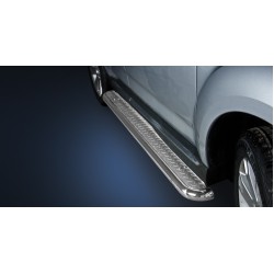 Stainless steel side steps with checker plate - Mitsubishi Outlander (2009 - 2012)