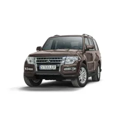 Must esiraud - Mitsubishi Pajero (2015 -)