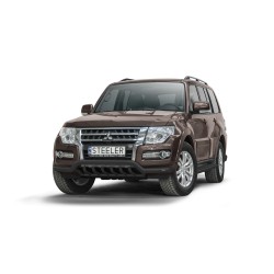 Must esiraud "grilliga"- Mitsubishi Pajero (2015 -)