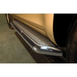 Stainless steel side steps with checker plate - Nissan Pathfinder (2005 - 2010)