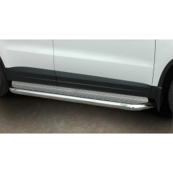 Stainless steel side steps with checker plate - Volkswagen Tiguan (2007 - 2016)