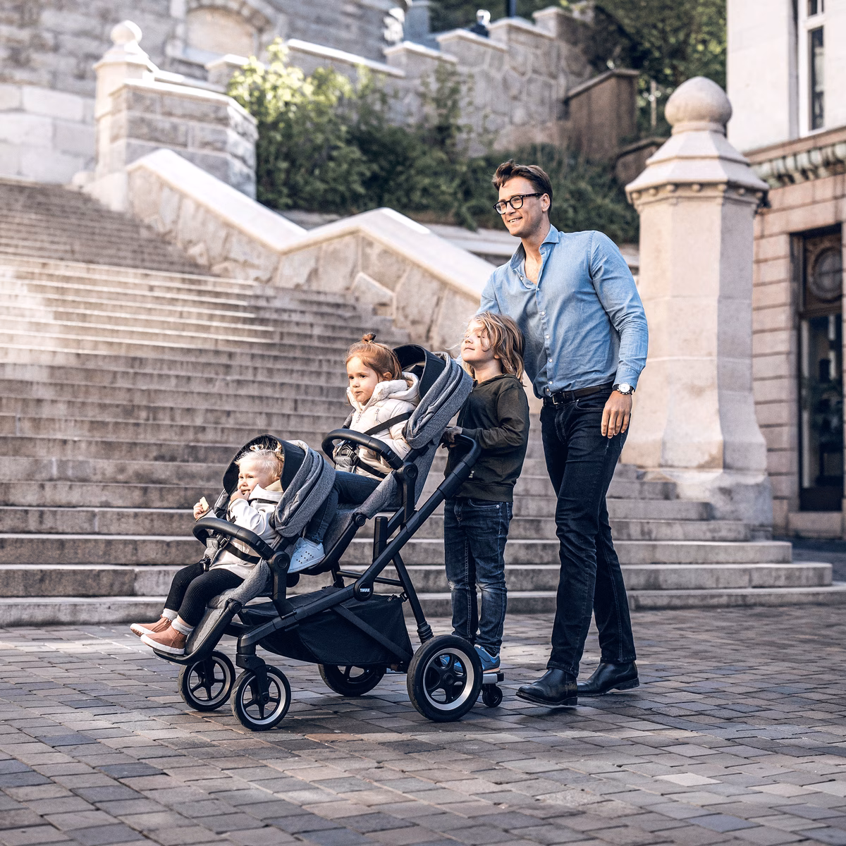 Thule Sleek
linnavanker alumiiniumi / sügavmus koos vankrikorviga sügavmusta