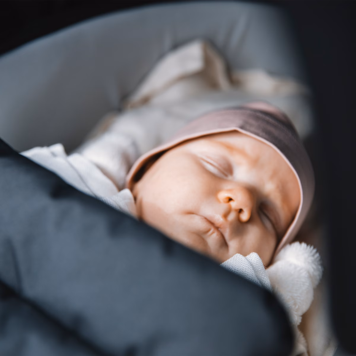 Thule Shine bassinet
vankrikorv must