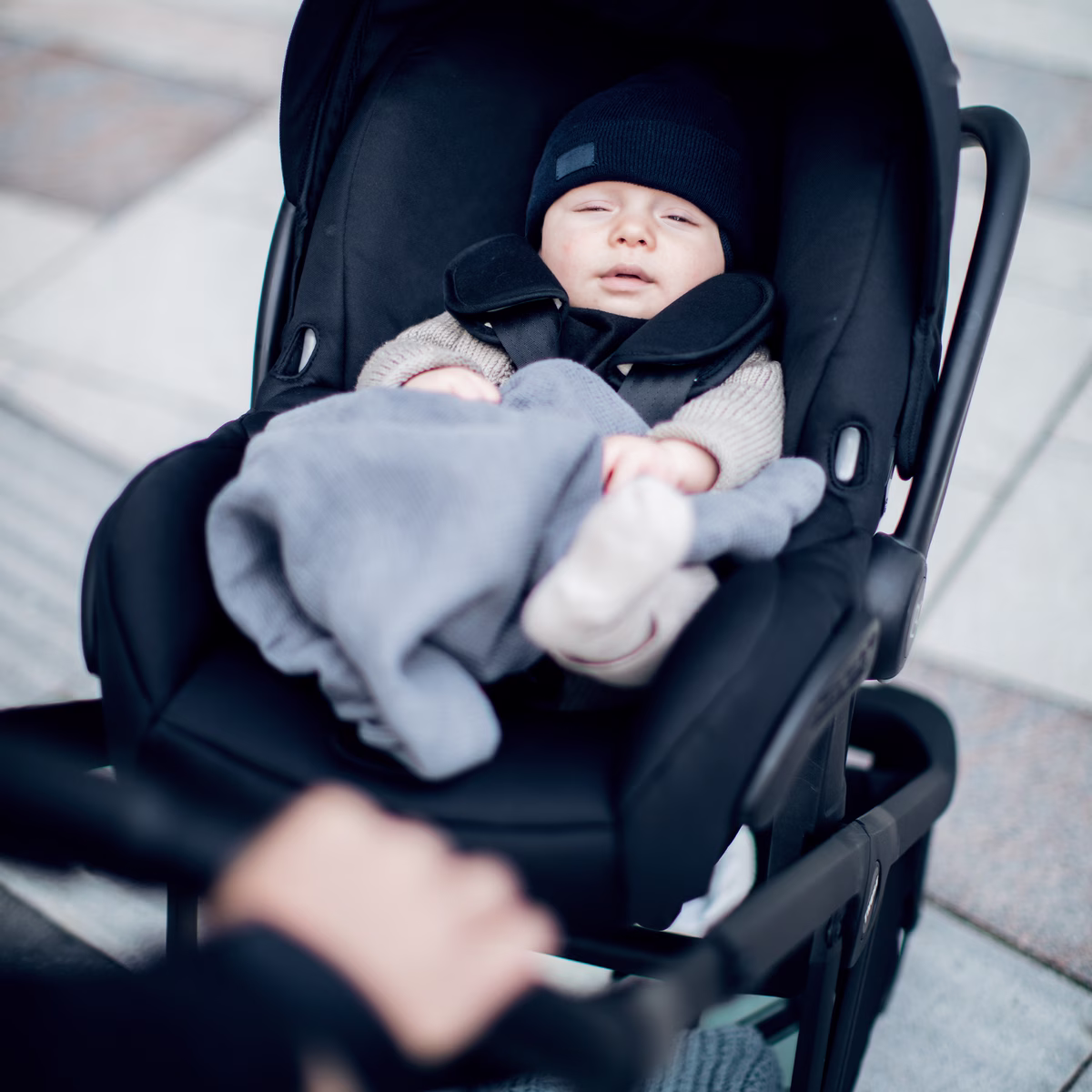 Thule Shine car seat adapter Maxi Cosi®
turvaistme adapter Maxi-Cosi® jaoks must