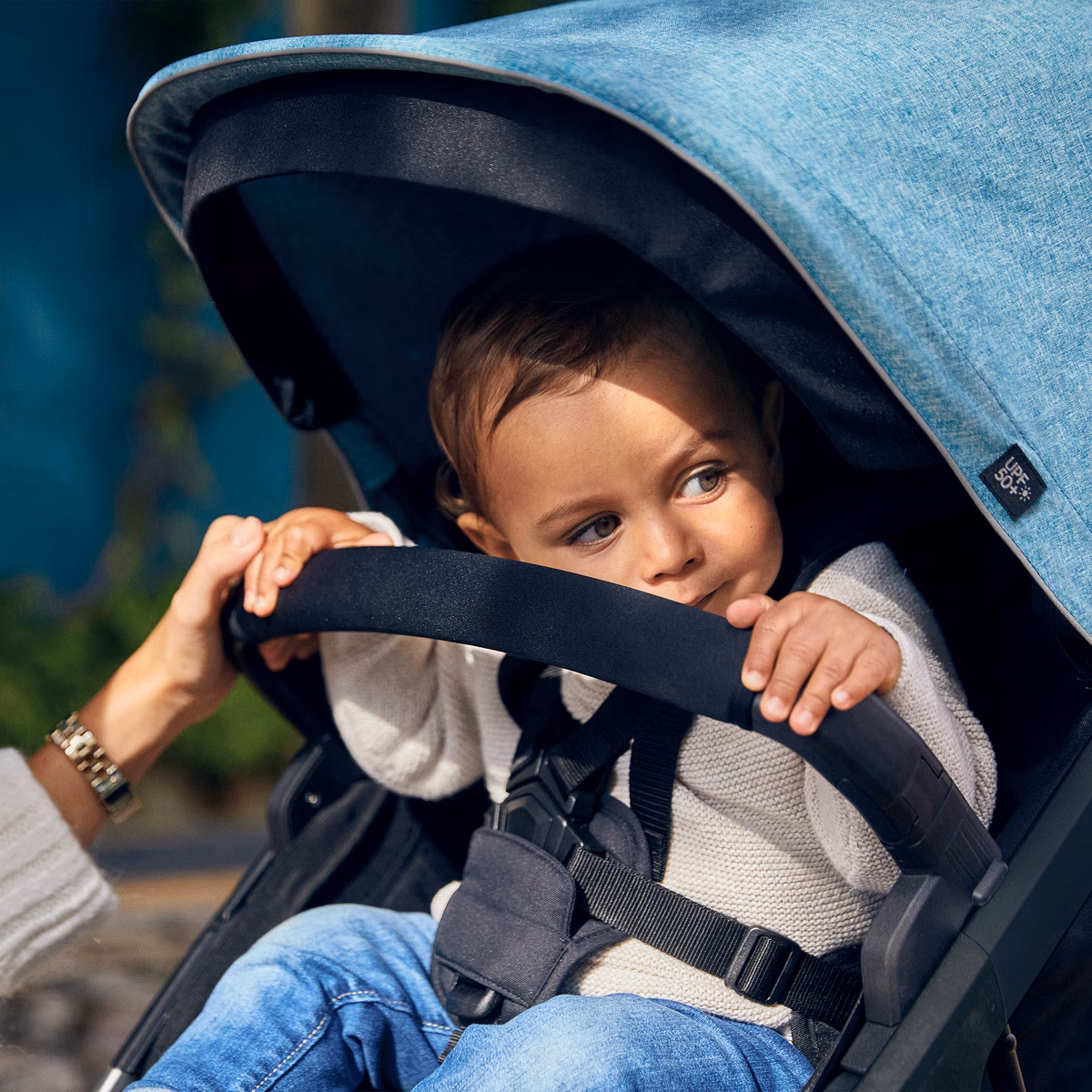 Thule Spring bumper bar
turvakaar must