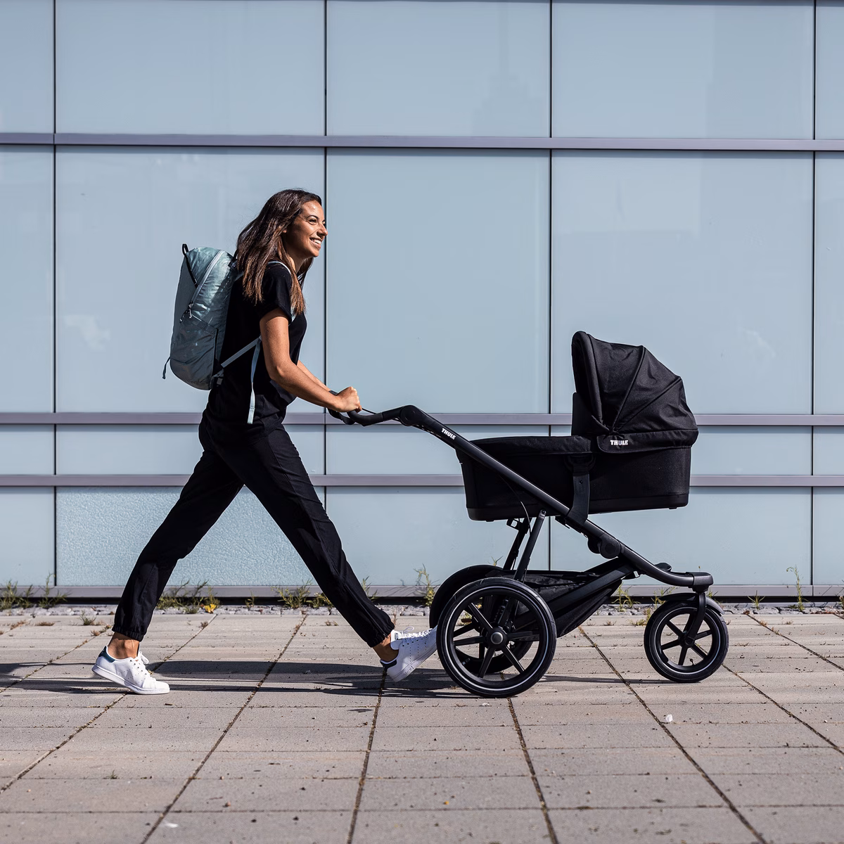 Thule Urban Glide bassinet
vankrikorv must