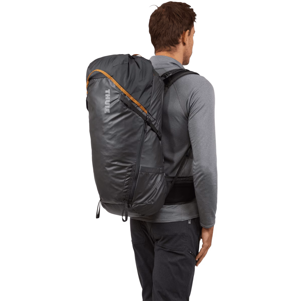 Thule Stir
35 l meeste matkaseljakott wood thrush oranž