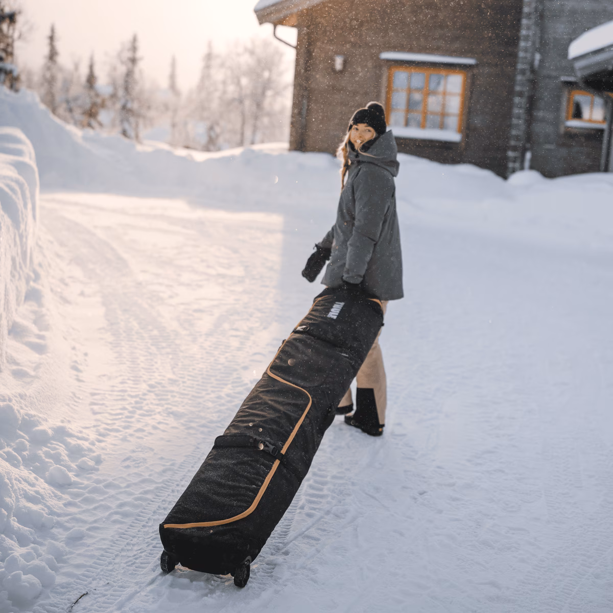 Thule RoundTrip
suusarulli kott 192 cm Must