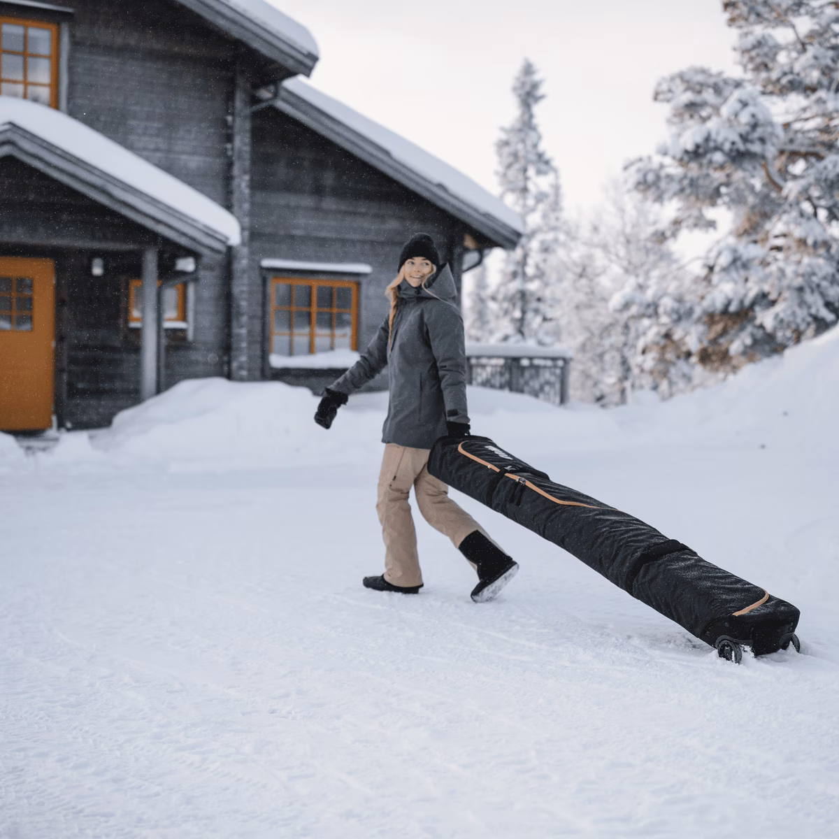 Thule RoundTrip
suusarulli kott 192 cm Must