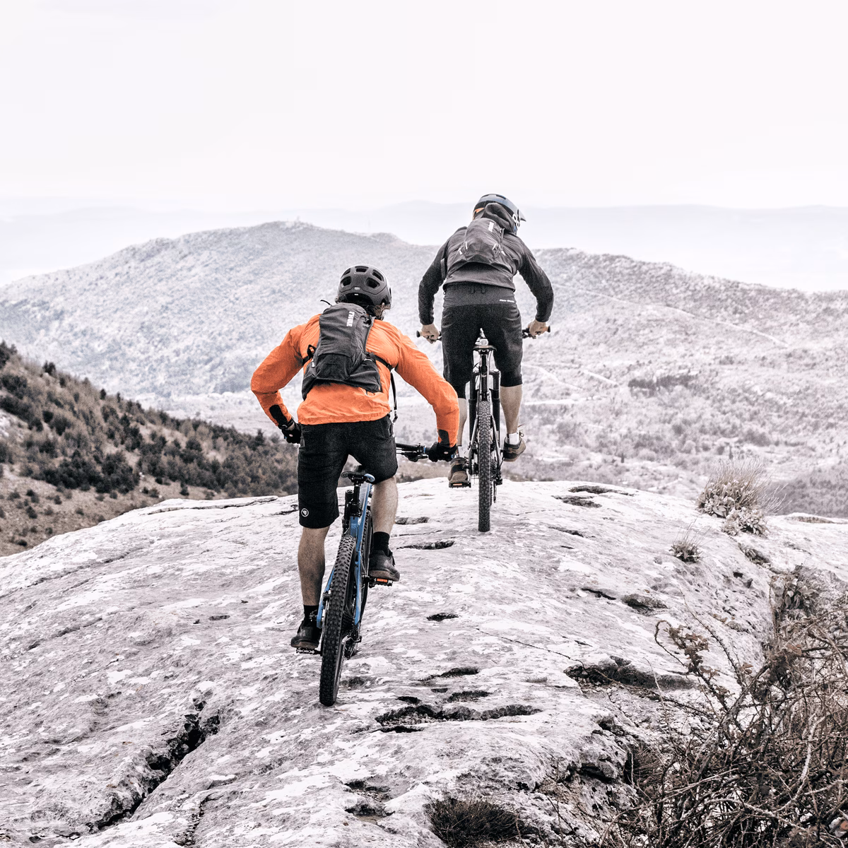 Thule Vital 3L
vedelikukott 3 l must
