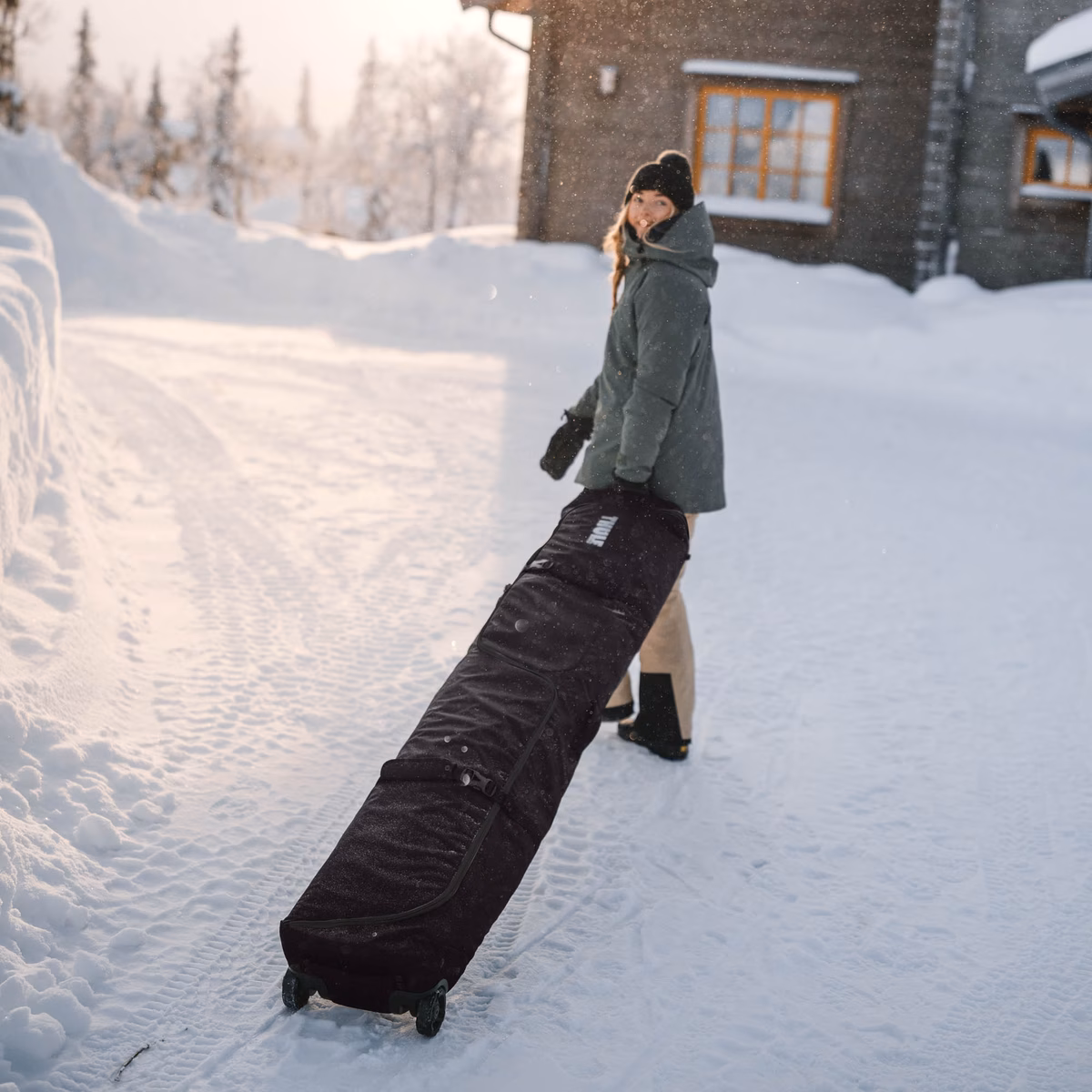 Thule RoundTrip
suusarulli kott 175 cm Must