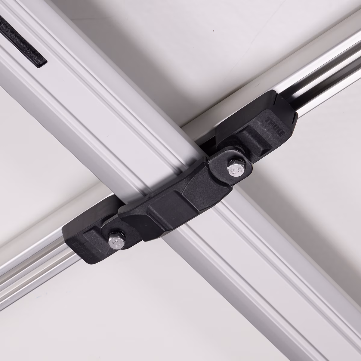 Thule mounting rails S
katusetelgi kinnitussiinid väike