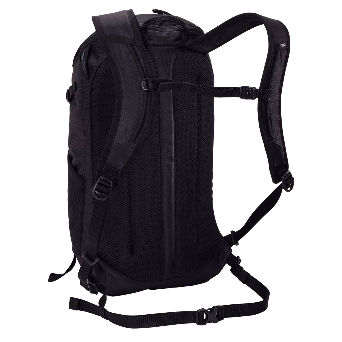 Thule AllTrail
18 liitrit ühepäevakott vihmakattega must