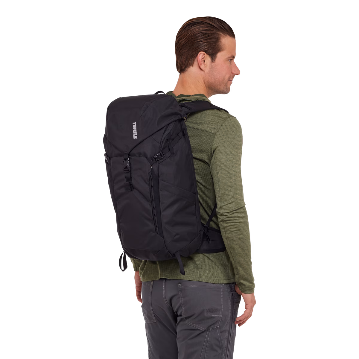 Thule AllTrail
25 liitrit ühepäevakott vihmakattega must