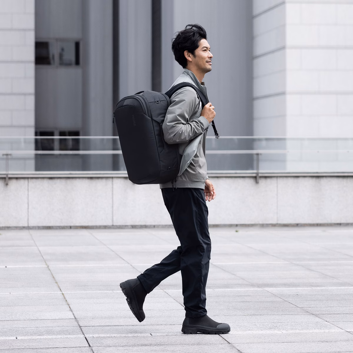Thule Subterra 2
kohandatav käsipagas 40L, Vetiver hall