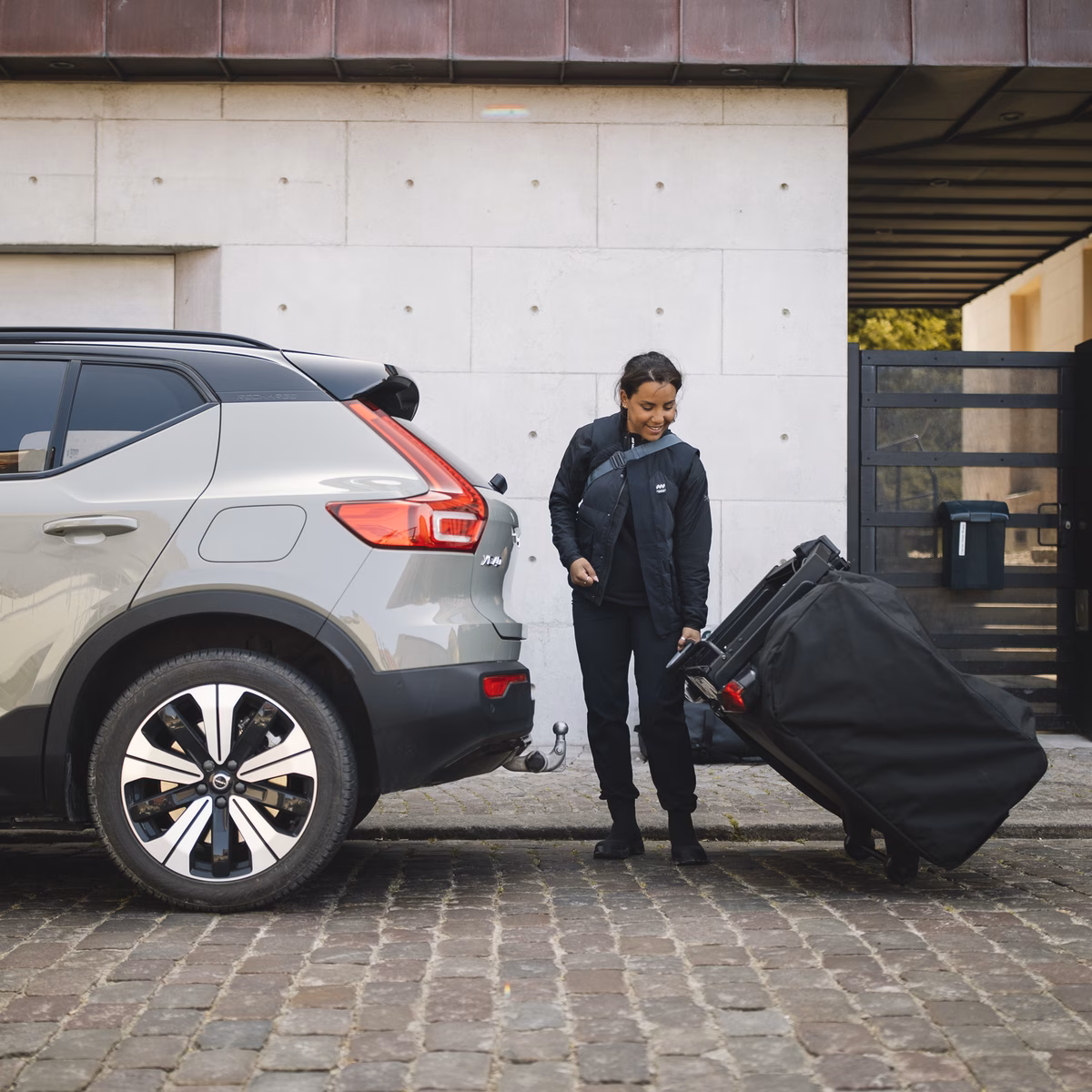 Thule Outset
3-inimese veokonksule kinnitatav autotelk