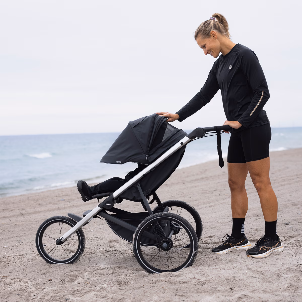 Thule Glide 3
iga maastiku käru ja jooksukäru Must