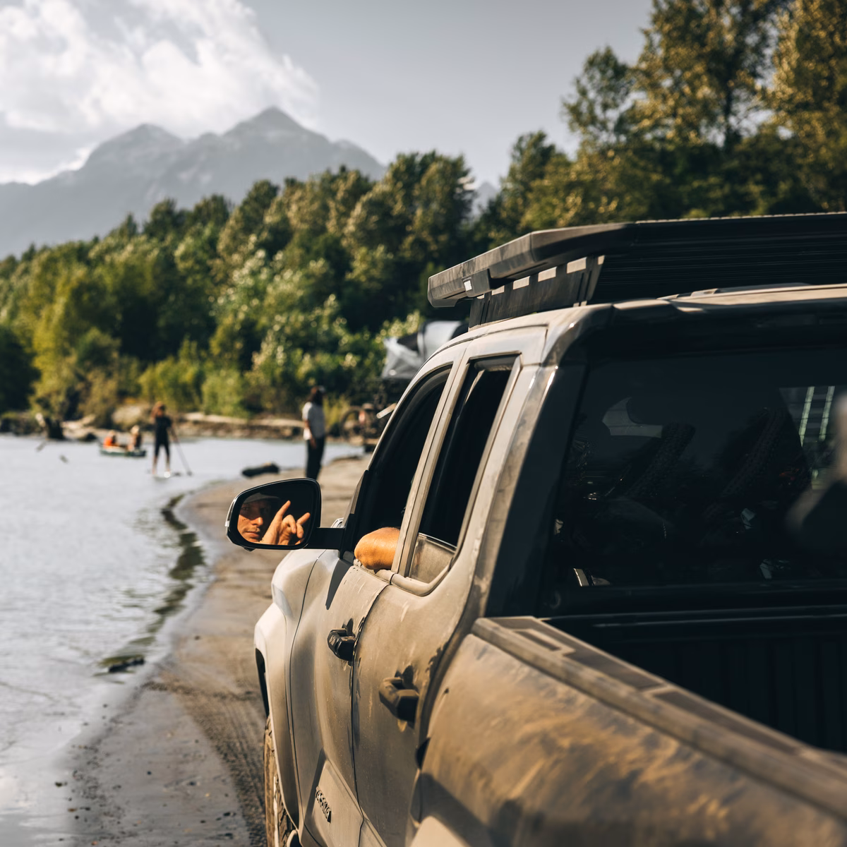 Thule Caprock rail mount
Thule Caprock katuseplatvormi siinpaigaldus. Sobib Toyota Tacoma Crew Cab Pickupile, 2024-