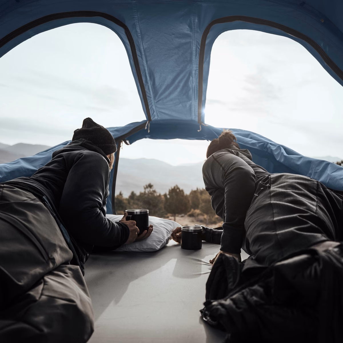 Thule Approach 2 L
kolmele kuni neljale inimesele mõeldud softshell katusega katusetelk ashland grey