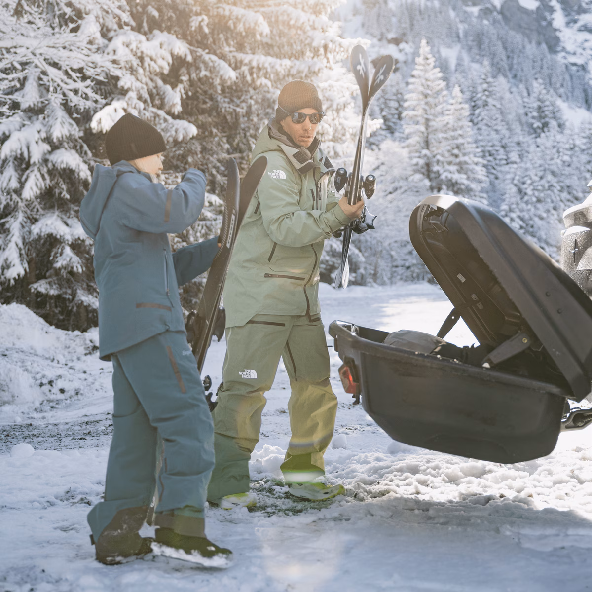 Thule Arcos box XL
eriti suur kõva kestaga veokonksu pagasiboks