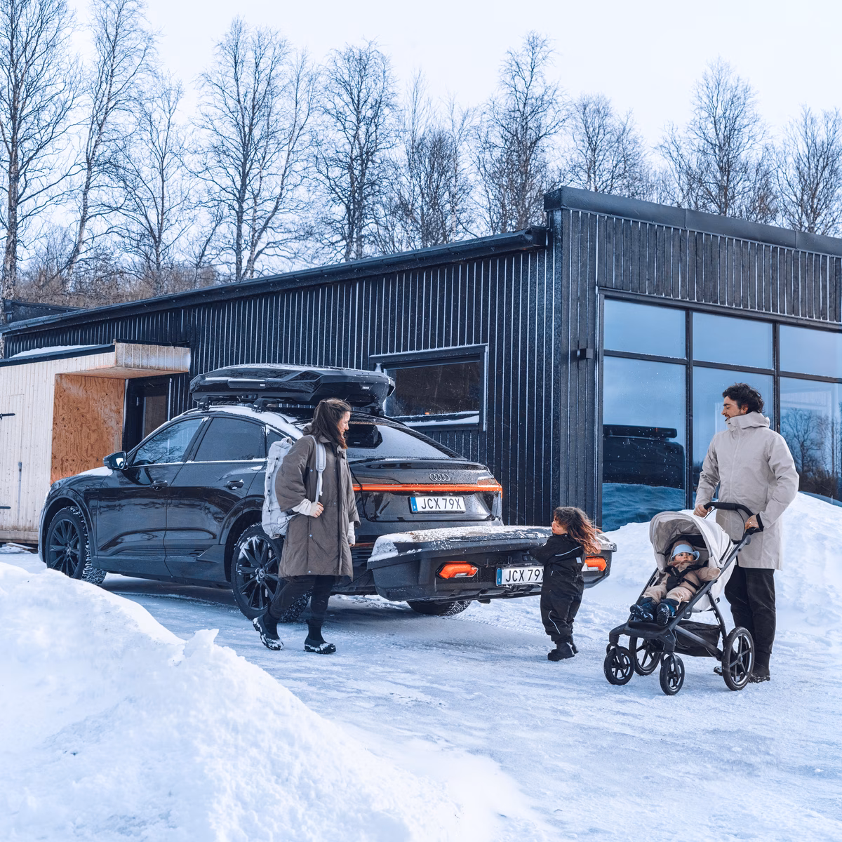 Thule Arcos box XL
eriti suur kõva kestaga veokonksu pagasiboks