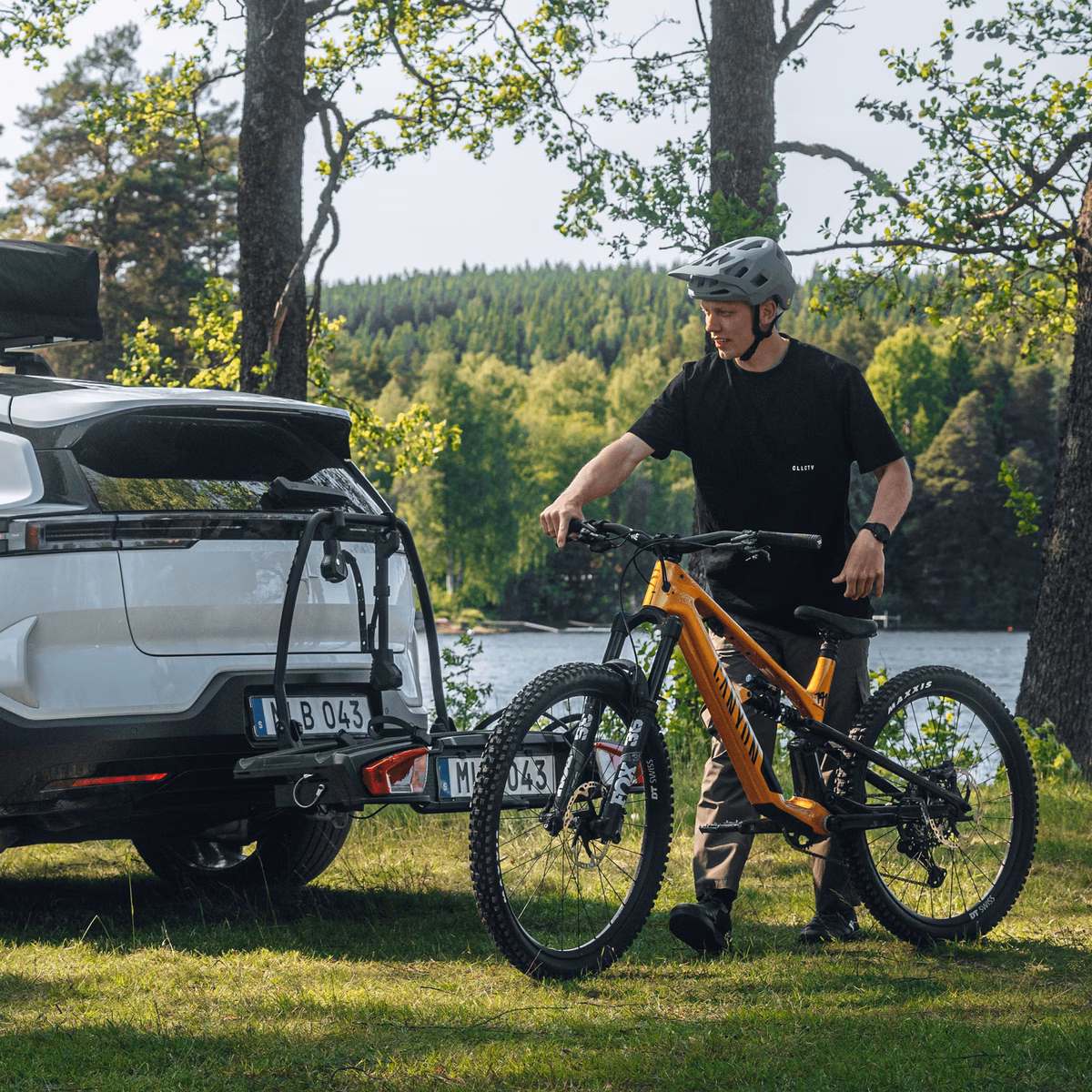 Thule VeloSpace 3
2-jalgratta platvorm jalgrattahoidik veokonksule